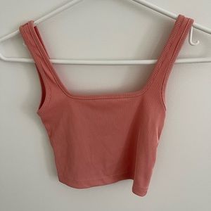 Basic crop top in light pink